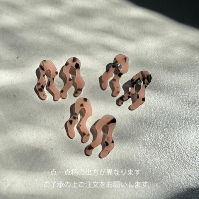 Oh Earring (ear clip)