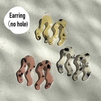 Oh Earring (ear clip)