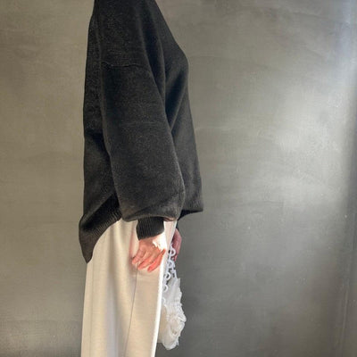 Deep V-neck knit【ハモミシノオトナフク】