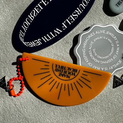 Graphic Mirror (L)