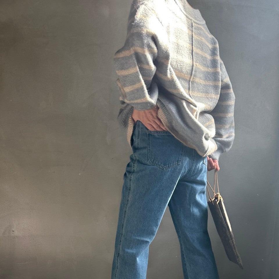 Deep V-neck knit【ハモミシノオトナフク】