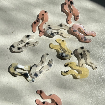 Oh Earring (ear clip)