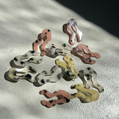 Oh Earring (ear clip)
