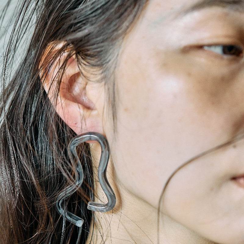 sAn ピアス　bend　黒 Bend Pierce – sAn