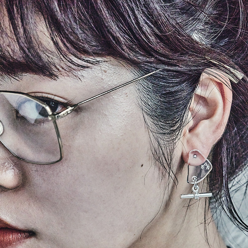 Knot アクリルアクセサリー・日本製・チタンピアス｜sAn