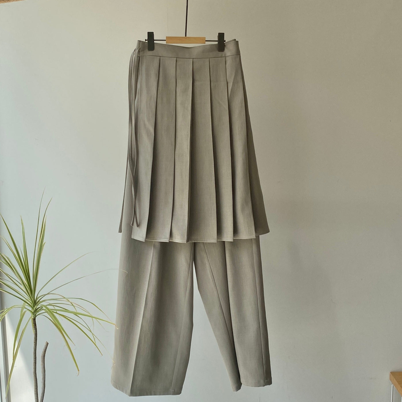 【ハモミシノオトナフク】Wrap pleated skirt pants