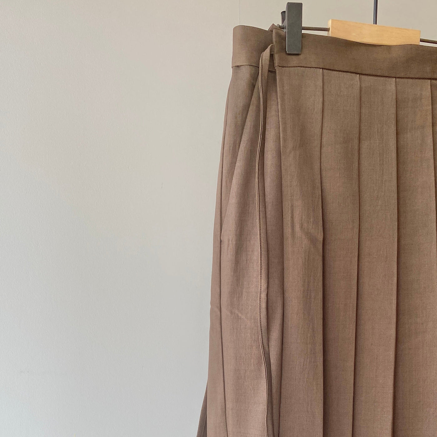 【ハモミシノオトナフク】Wrap pleated skirt pants