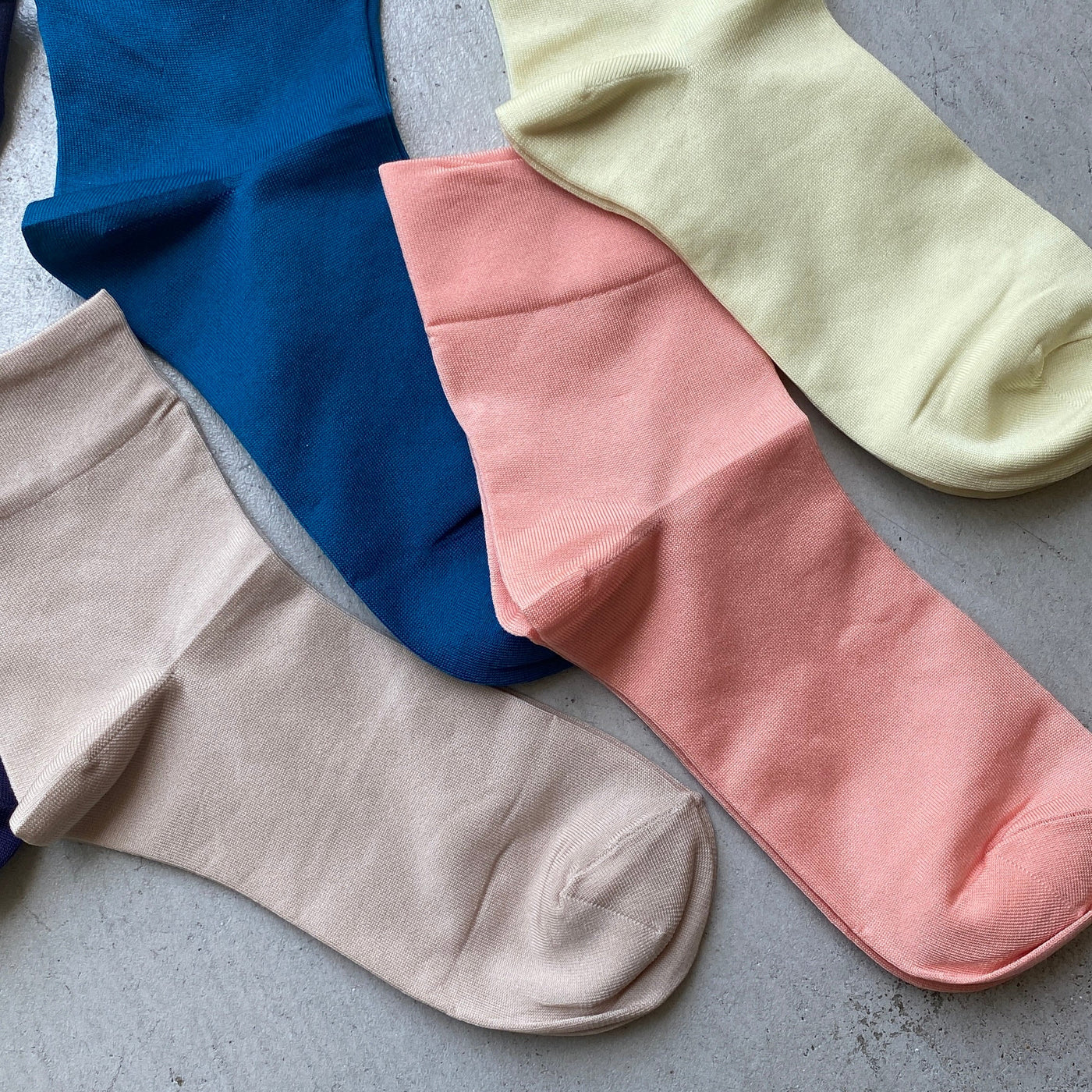 Plain short socks [Hamomishi no Otonafuku]