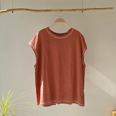 Stitch back slit t-shirt [Hamomishi no Otonafuku] 