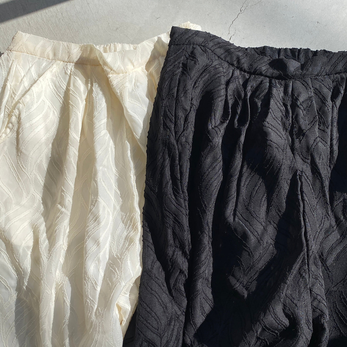 【ハモミシノオトナフク】Sheer jacquard pleated pants