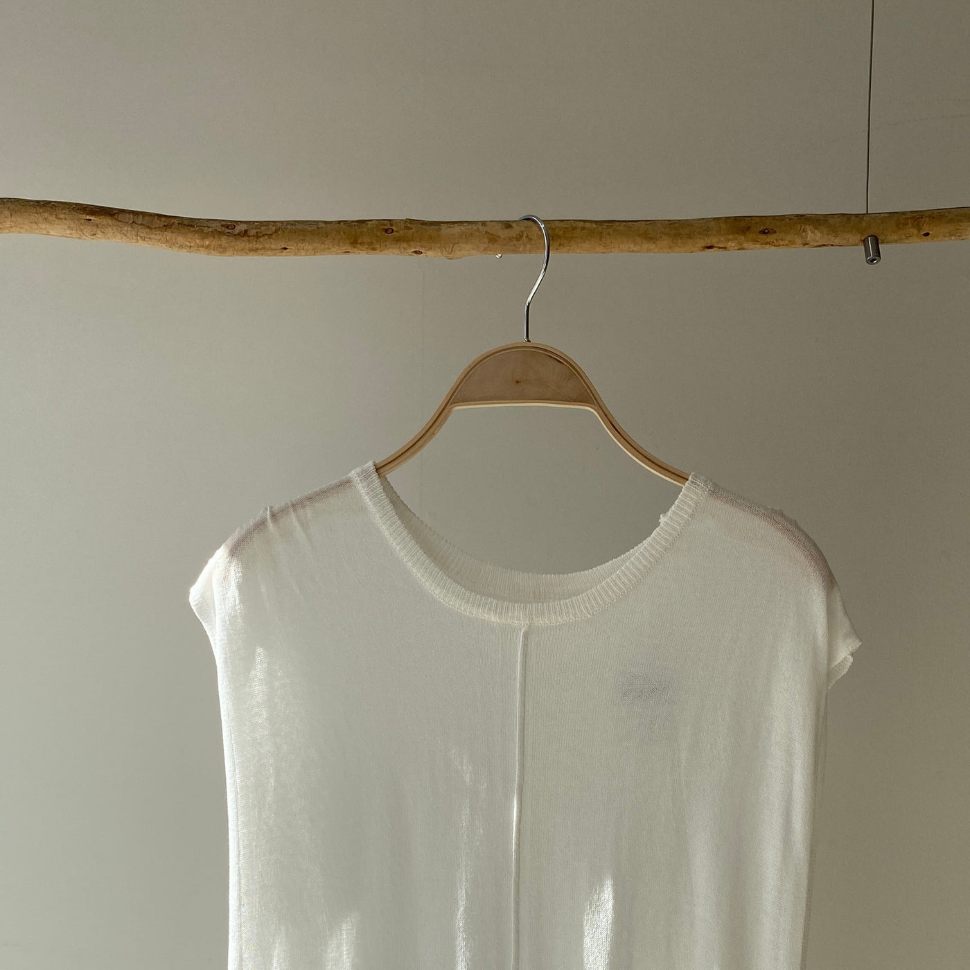 Sheer knit north slit one piece [Hamomisi no Otonafuku] 