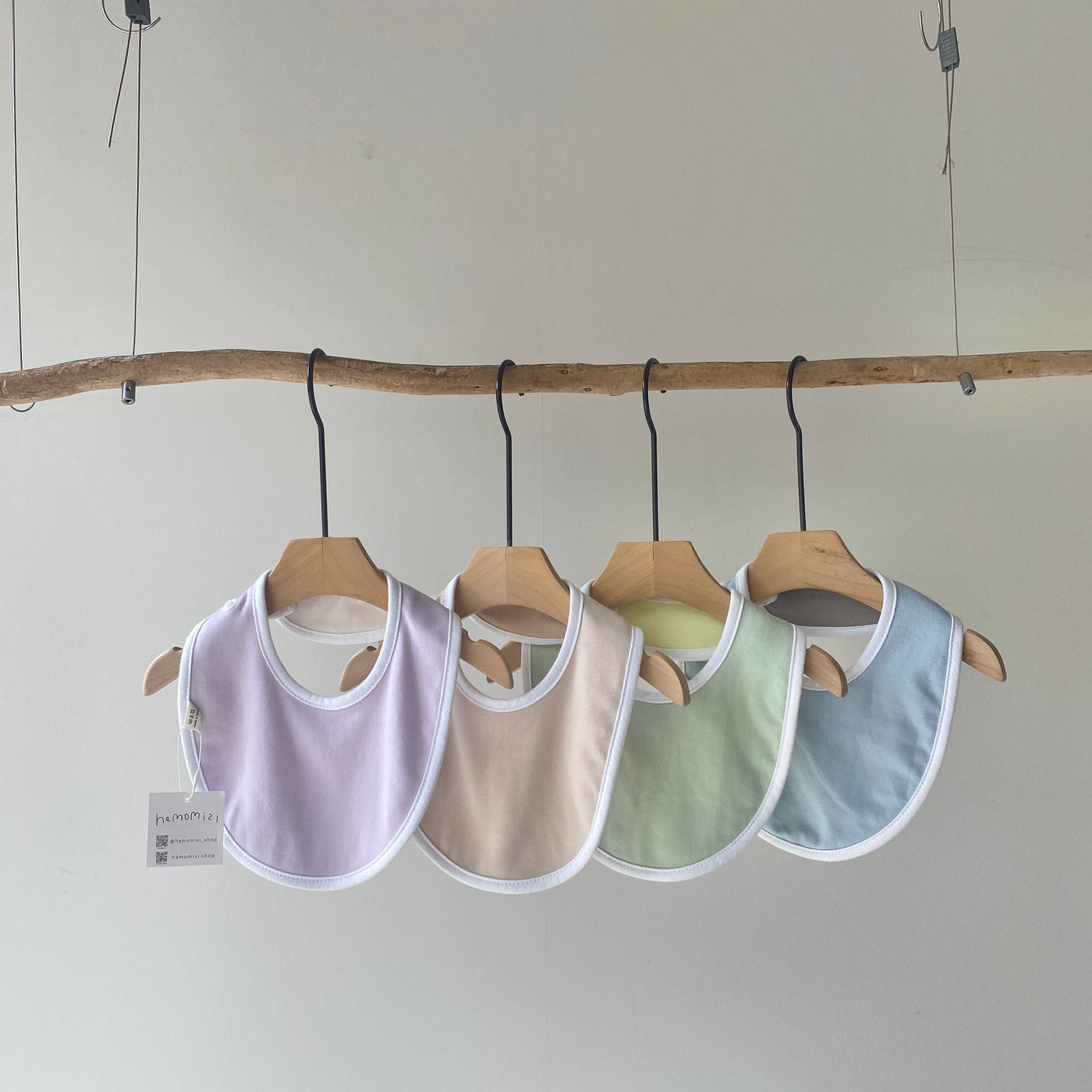 Baby bib circle