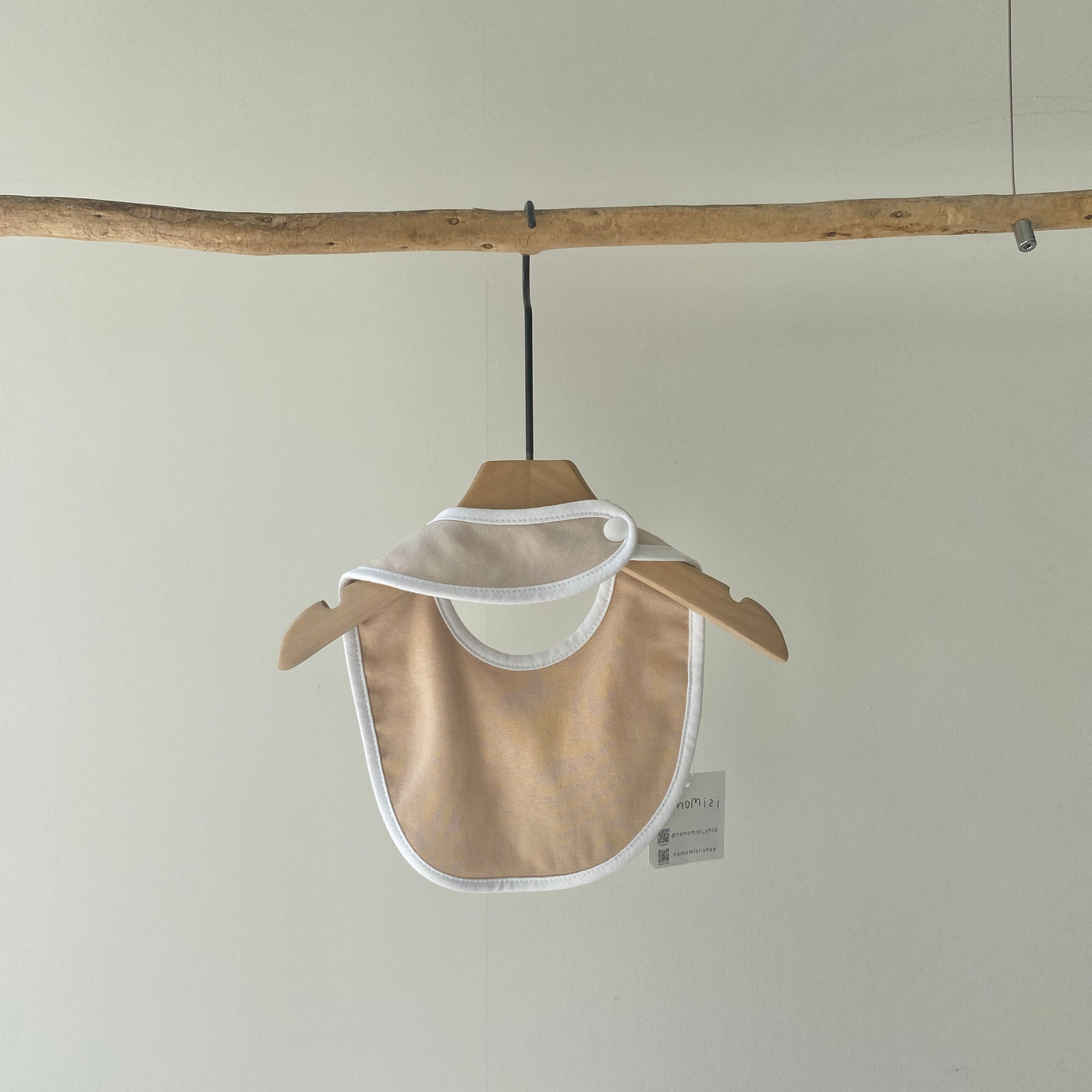 Baby bib circle