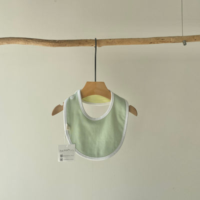 Baby bib circle