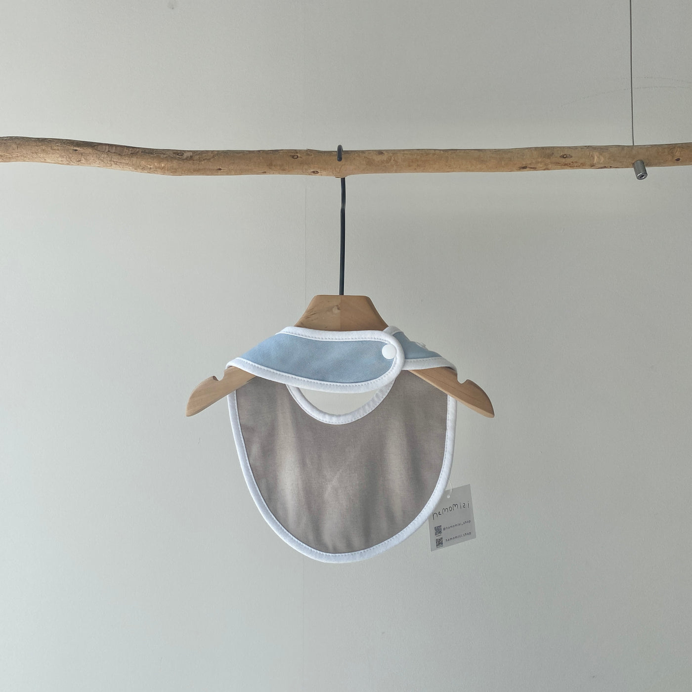 Baby bib circle