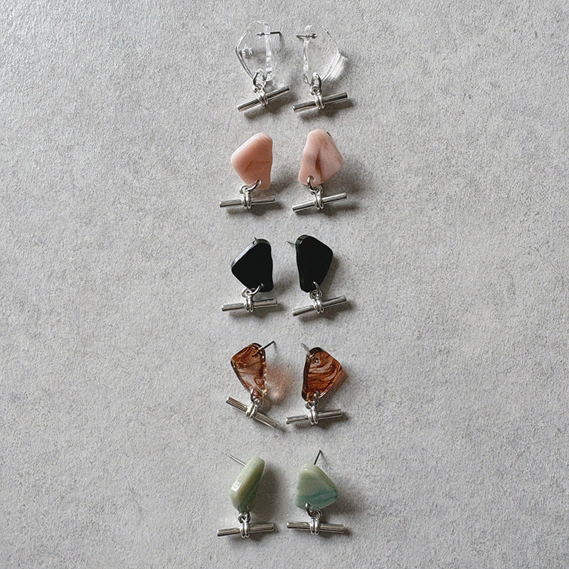 Knot アクリルアクセサリー・日本製・チタンピアス｜sAn