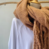 Thick fringe plump muffler [Hamomishi no Otonafuku]