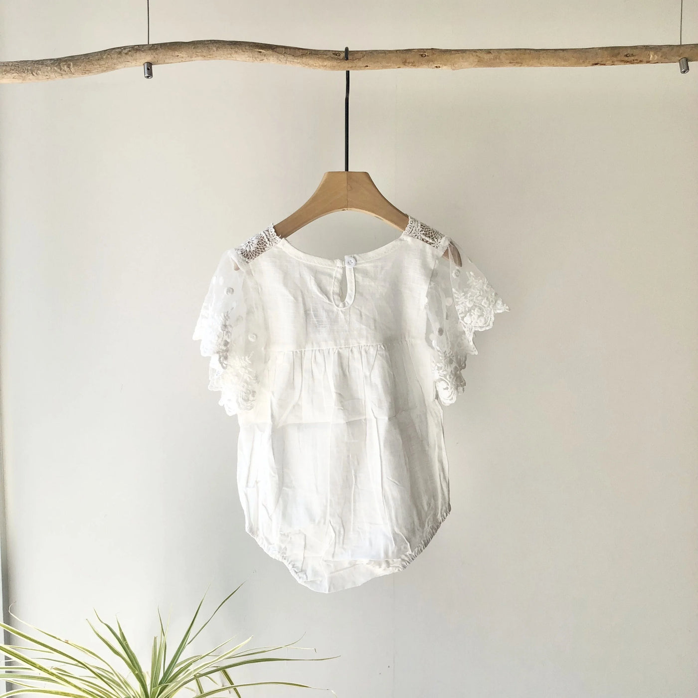 Lace frill rompers (90cm)