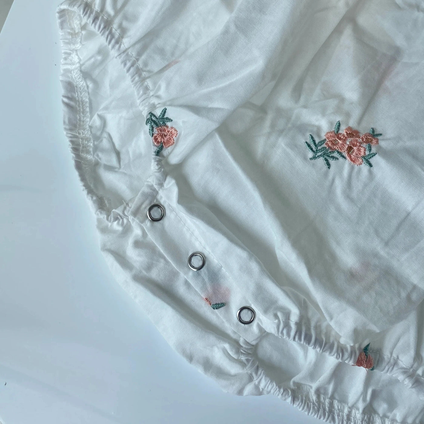 Floral embroidered rompers(80.90)