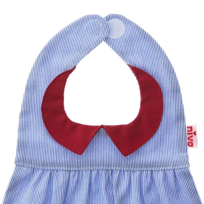 A refreshing bib with a bright red collar and blue stripes