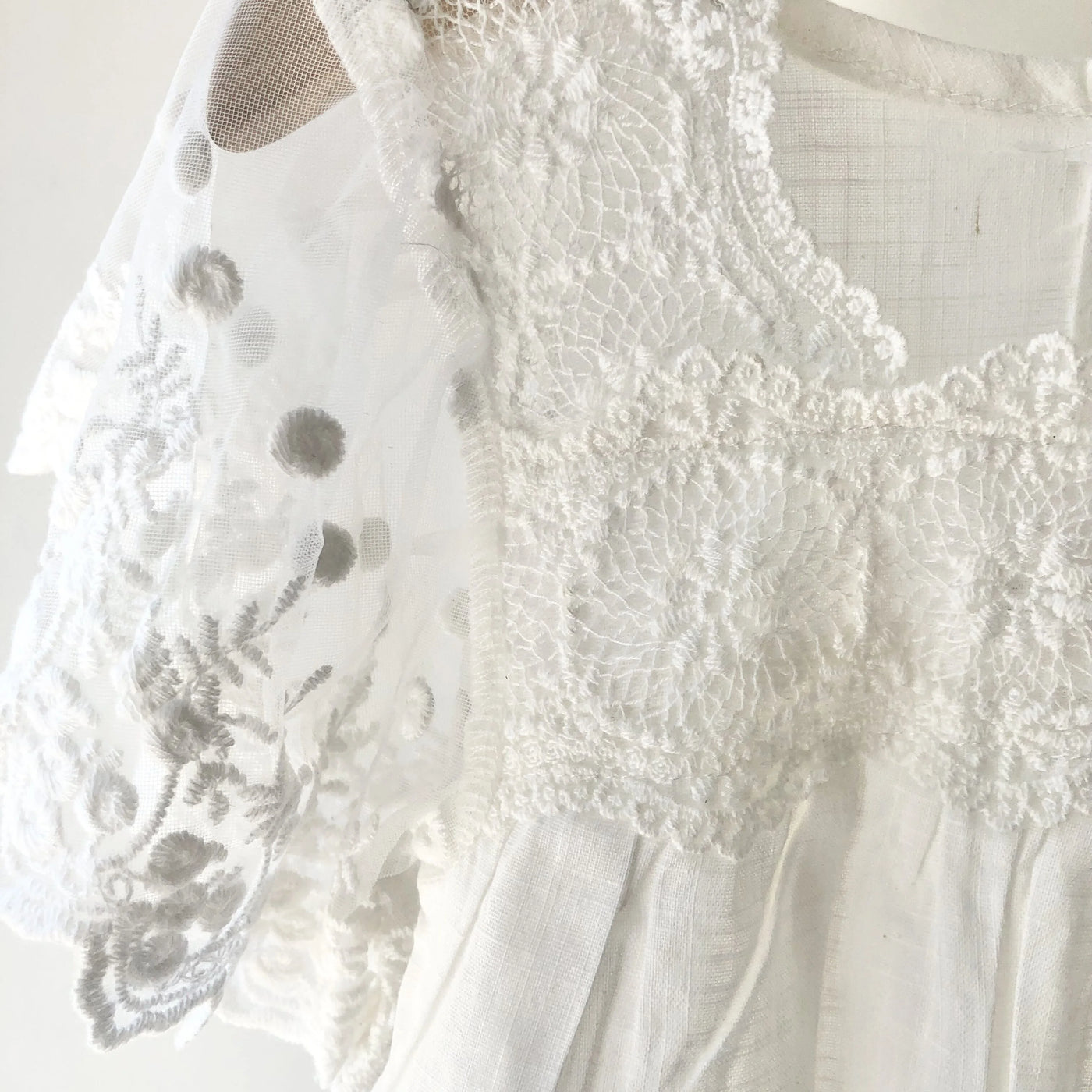 Lace frill rompers (90cm)