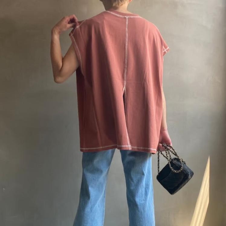 Stitch back slit t-shirt [Hamomishi no Otonafuku] 