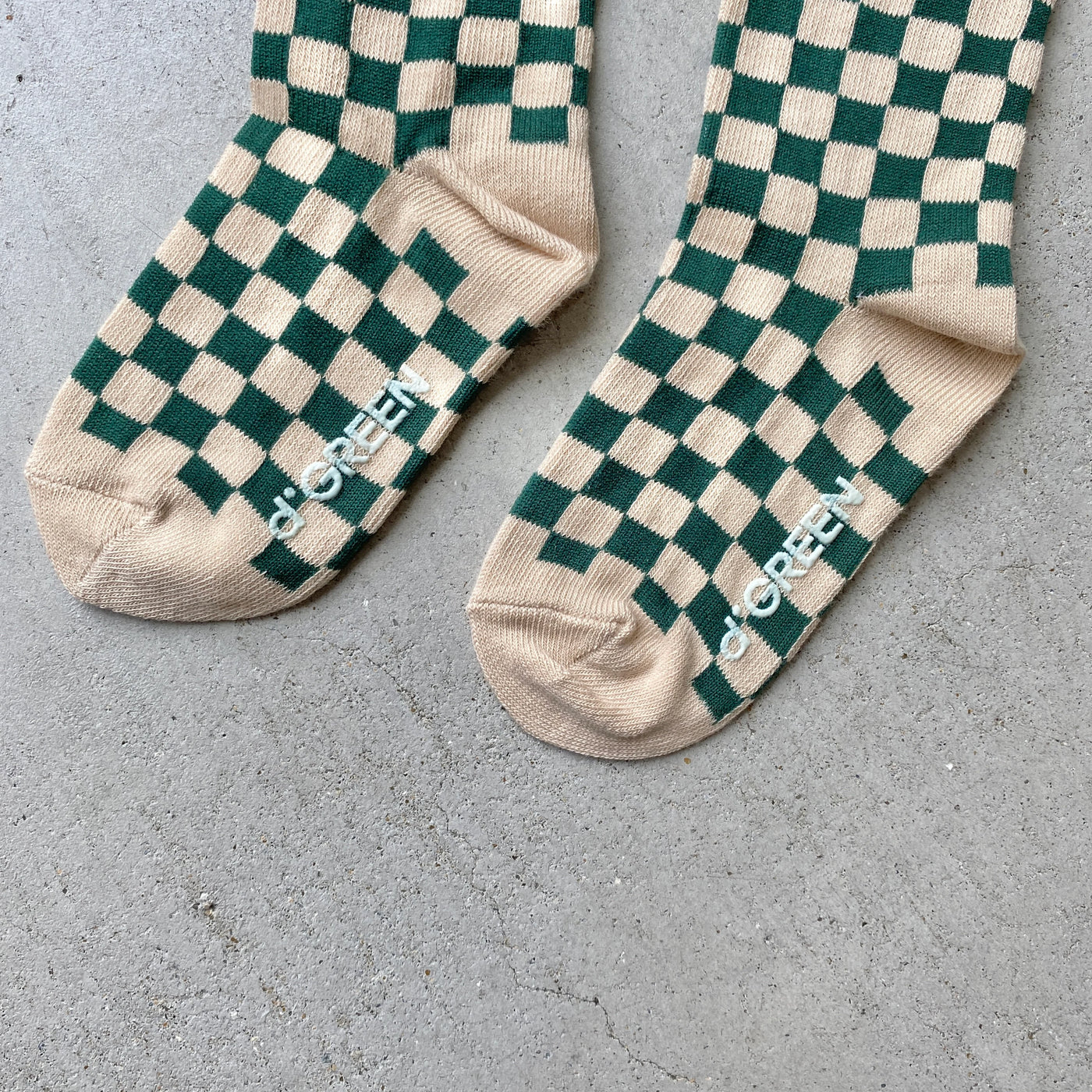 checkerboard socks dig