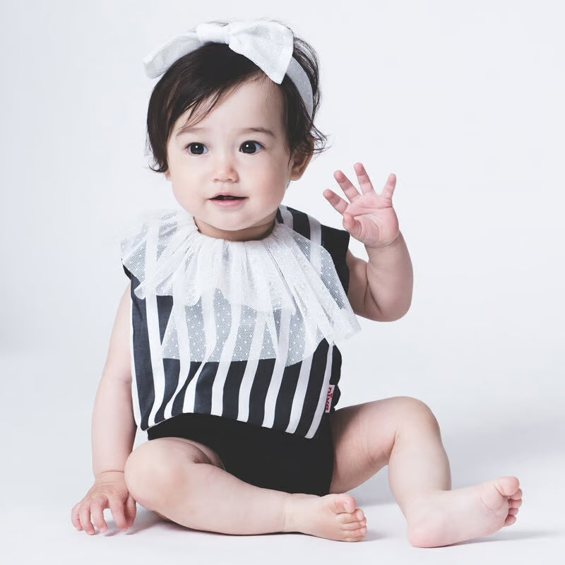 A stylish bib with a tulle collar and stripes / Tulle lace Collar Bib
